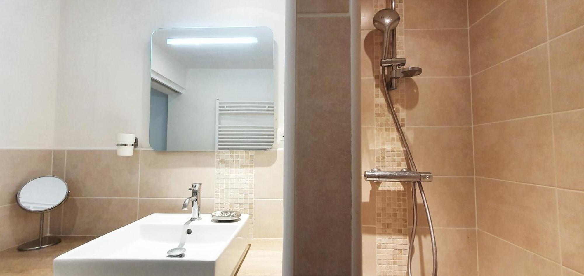 Appartement Place St Sauveur - Standing Et Confort